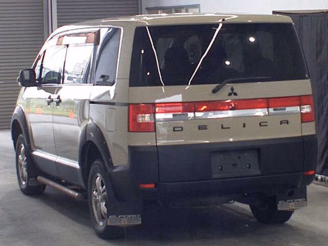 MITSUBISHI DELICA D:5
