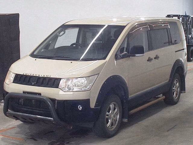 MITSUBISHI DELICA D:5