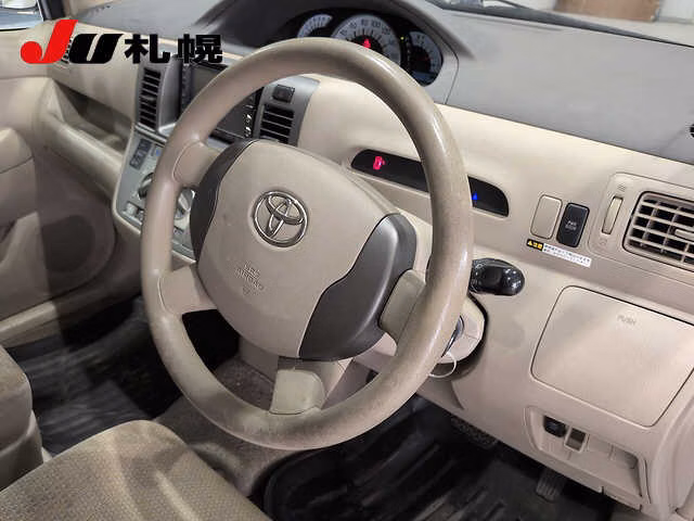 TOYOTA RAUM