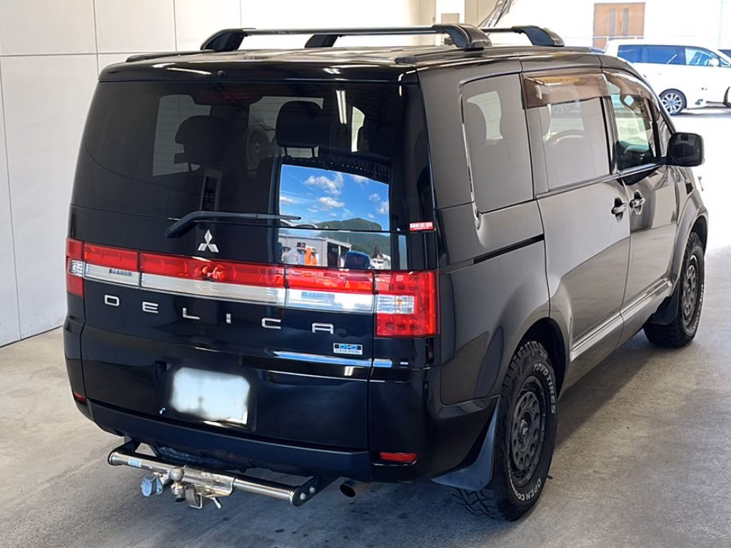 MITSUBISHI DELICA D:5