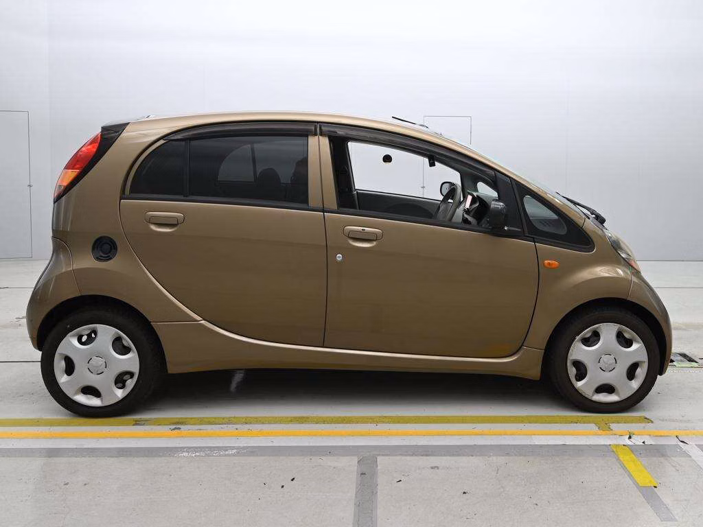 MITSUBISHI I