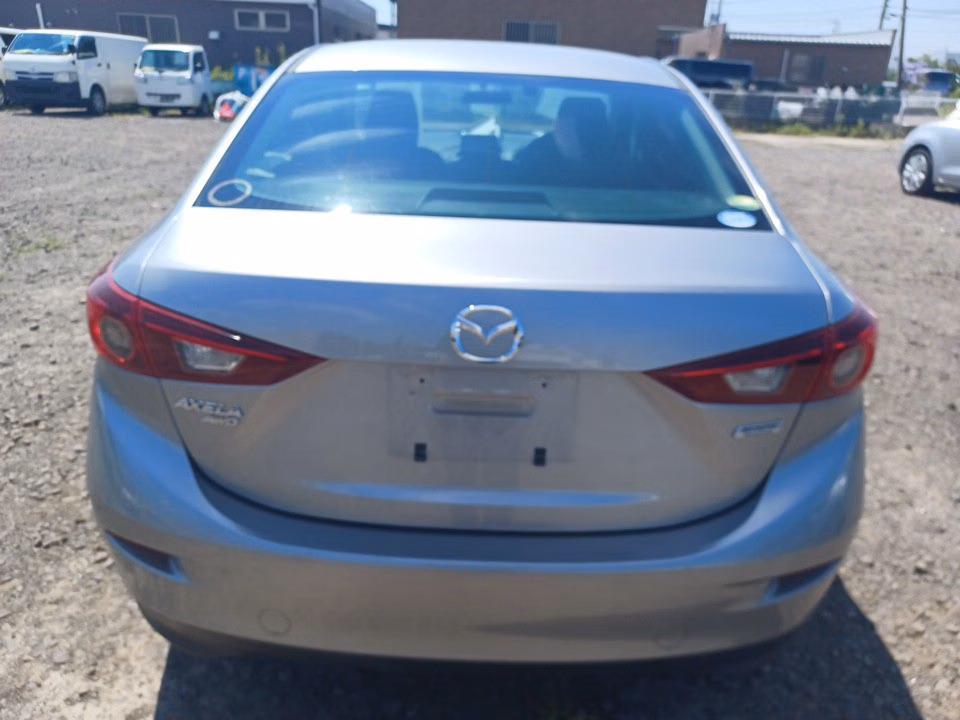 MAZDA AXELA
