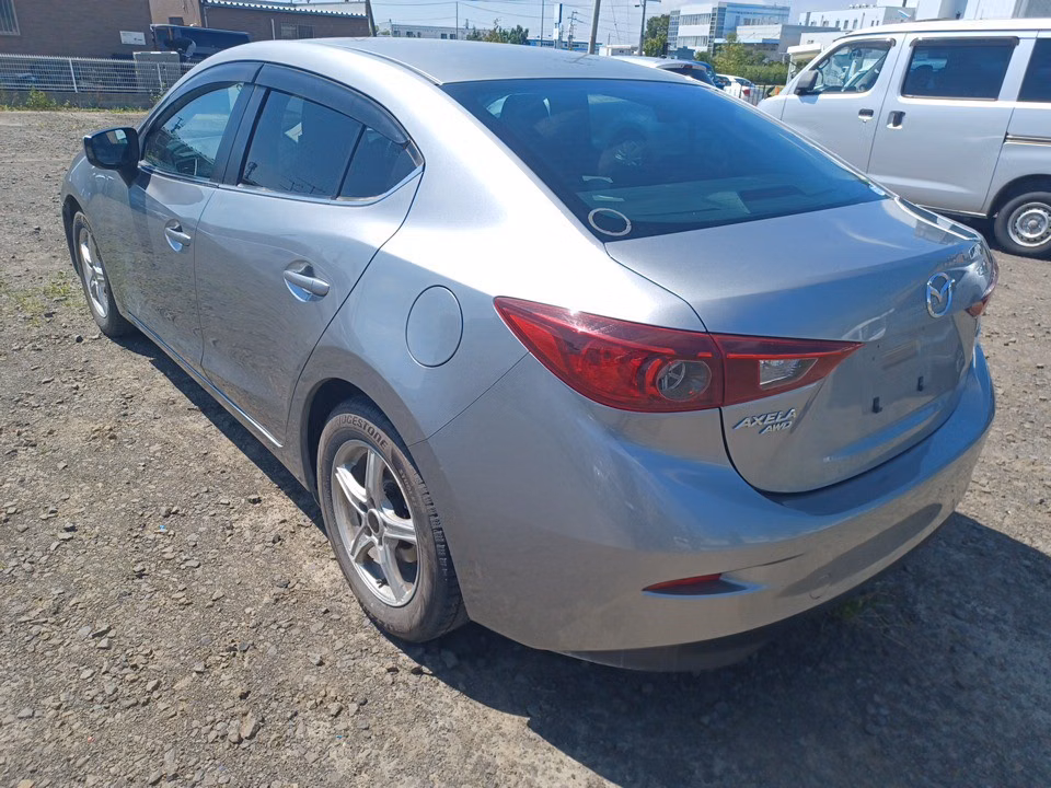 MAZDA AXELA