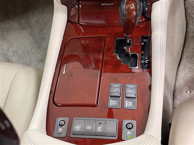Lexus LS460
