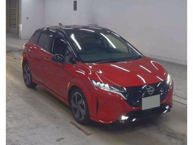 Nissan Aura