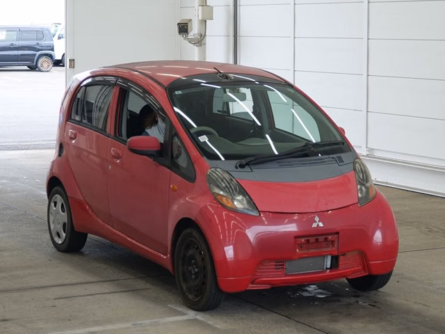 Mitsubishi i