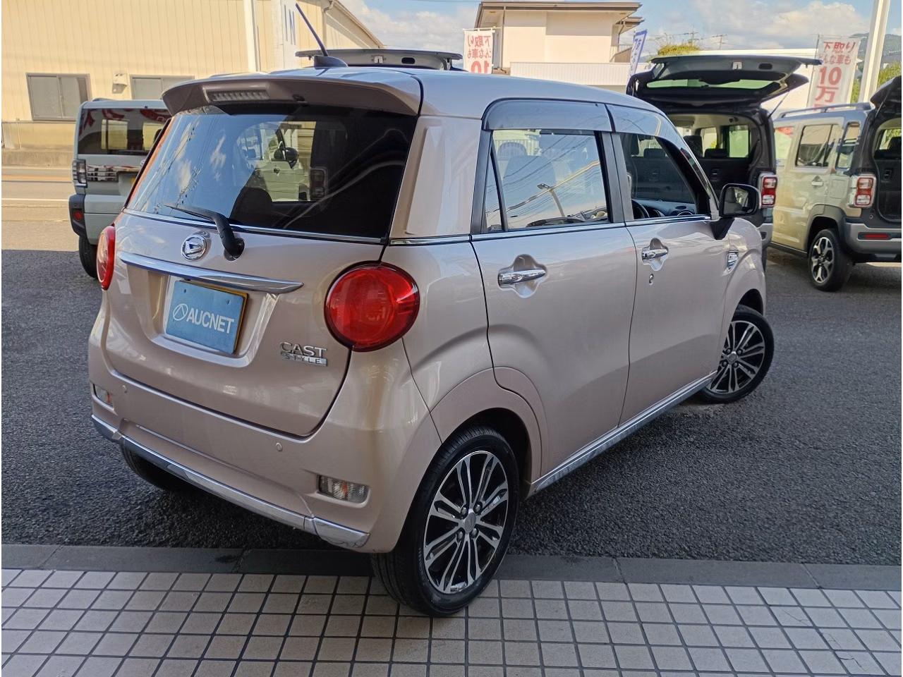 DAIHATSU CAST