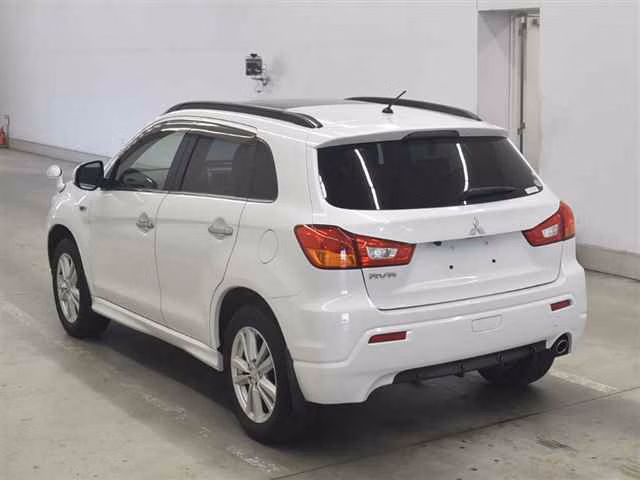 MITSUBISHI RVR