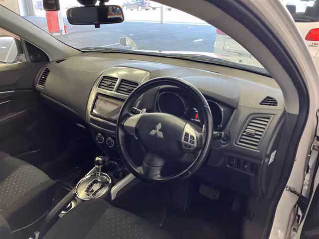 MITSUBISHI RVR