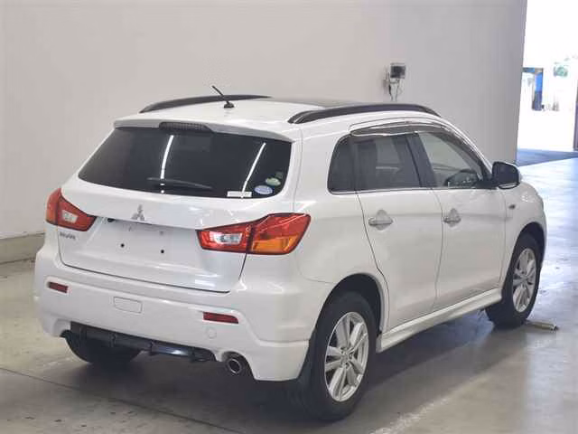 MITSUBISHI RVR