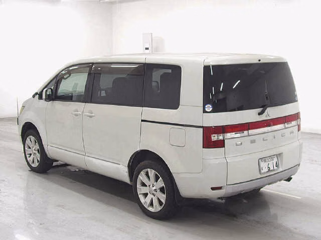 MITSUBISHI DELICA D:5