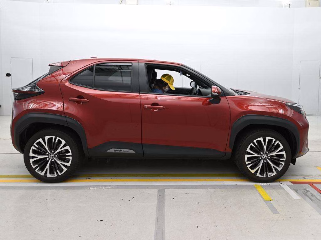 TOYOTA YARIS CROSS