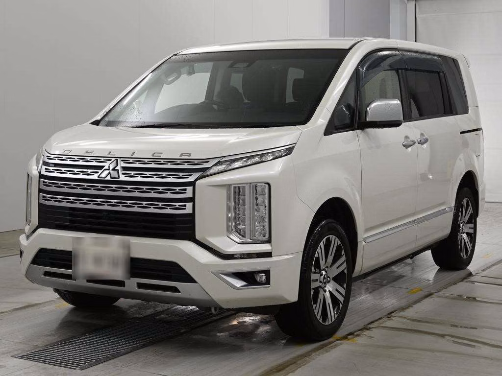 Mitsubishi Delica D:5