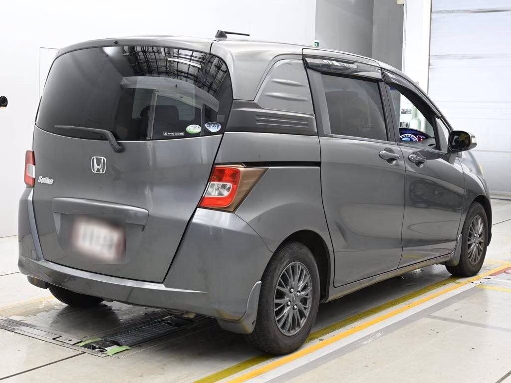 HONDA FREED SPIKE