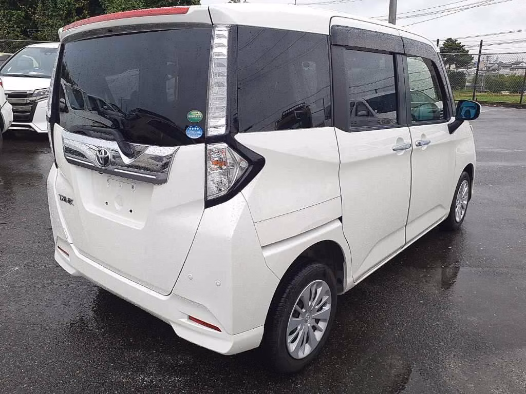 TOYOTA TANK