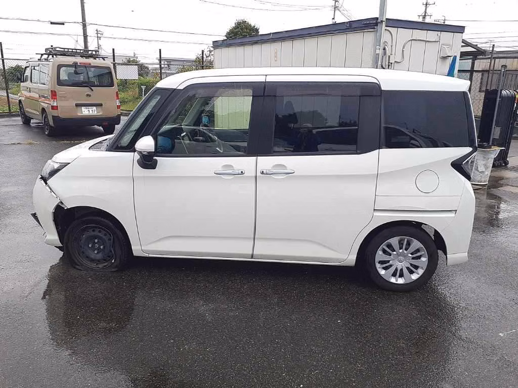 TOYOTA TANK