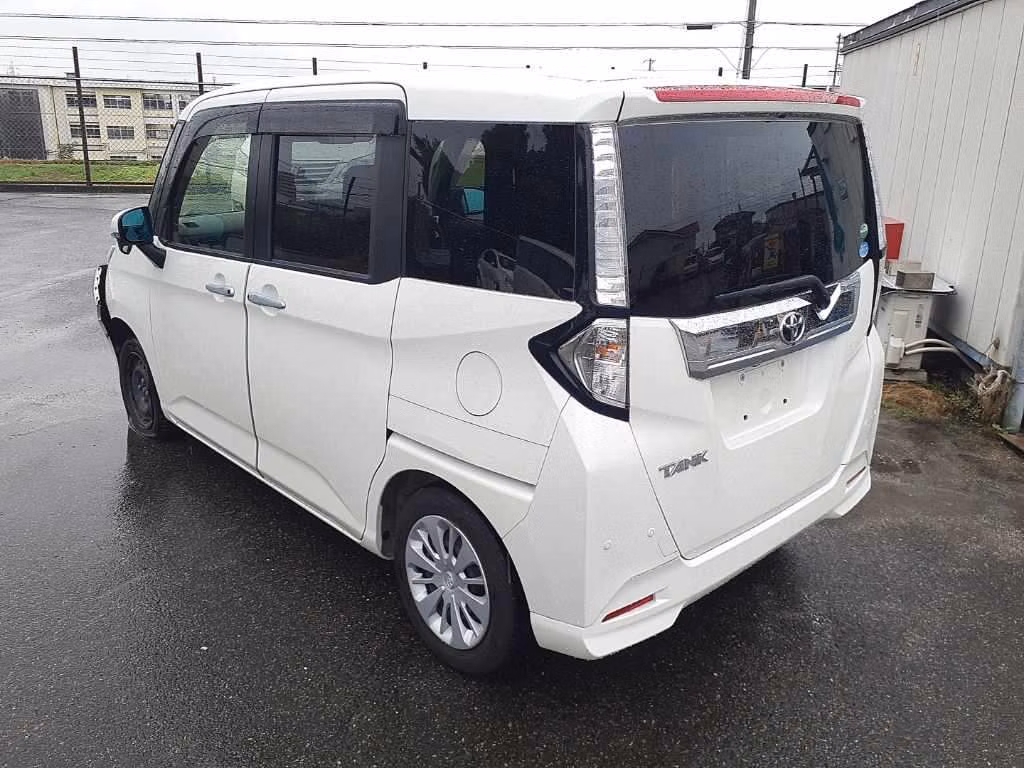 TOYOTA TANK