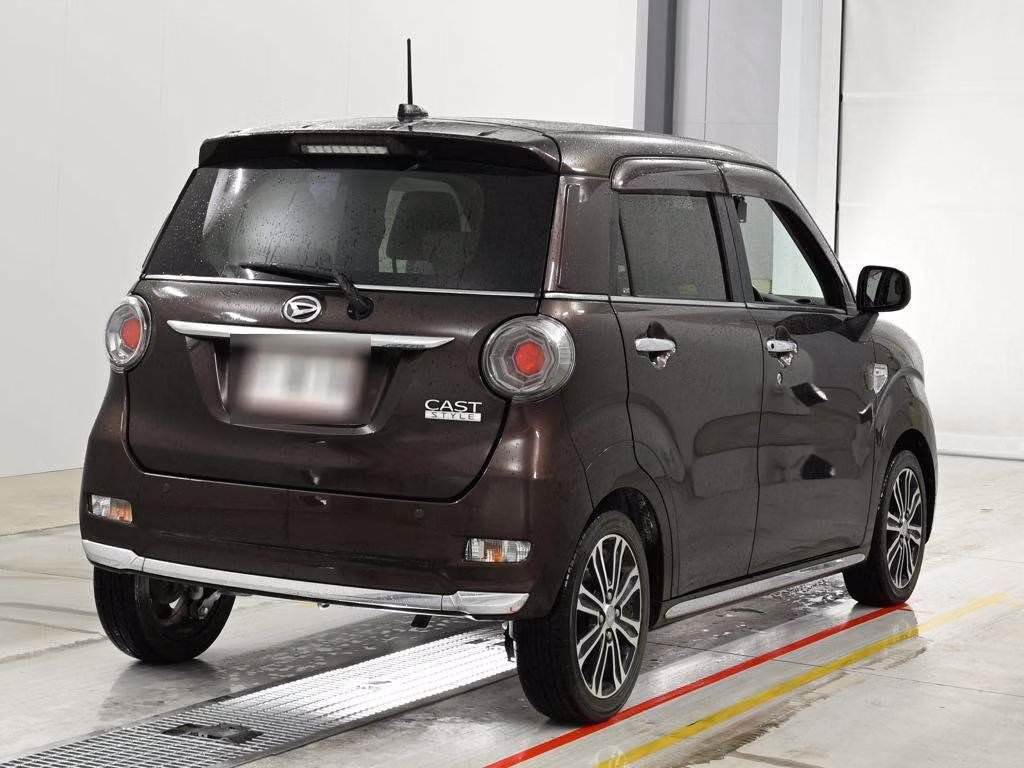 DAIHATSU CAST
