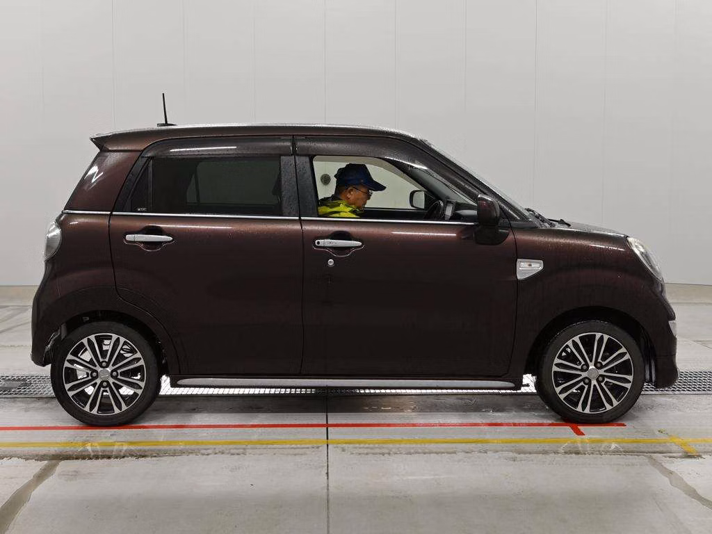 DAIHATSU CAST