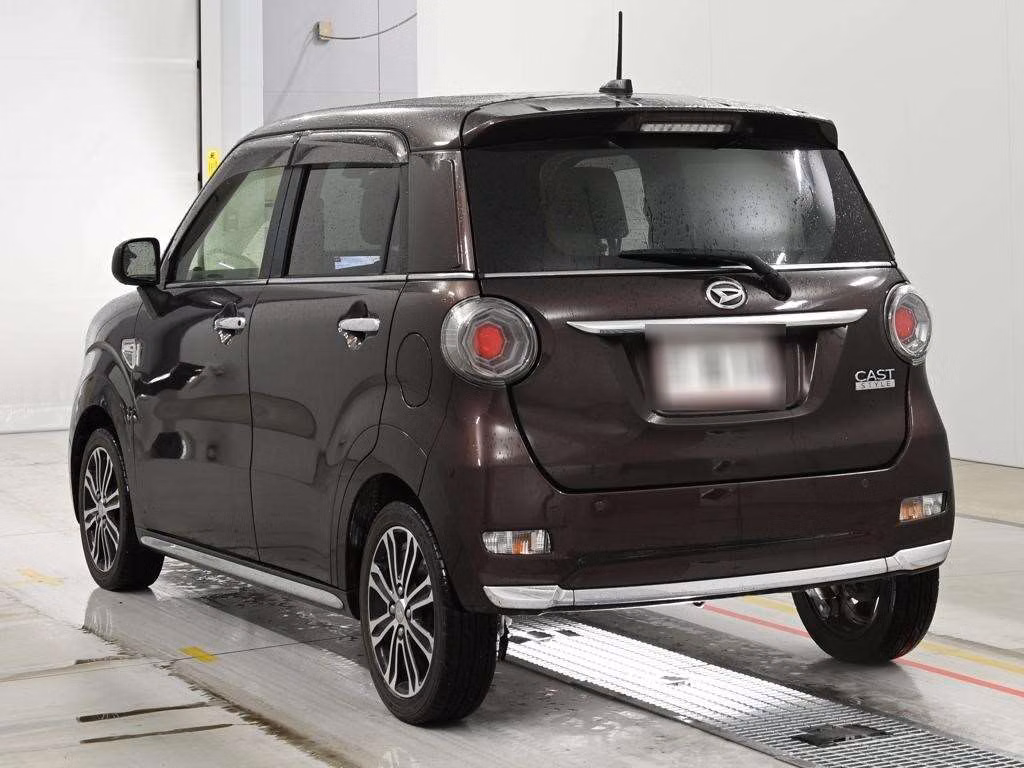 DAIHATSU CAST