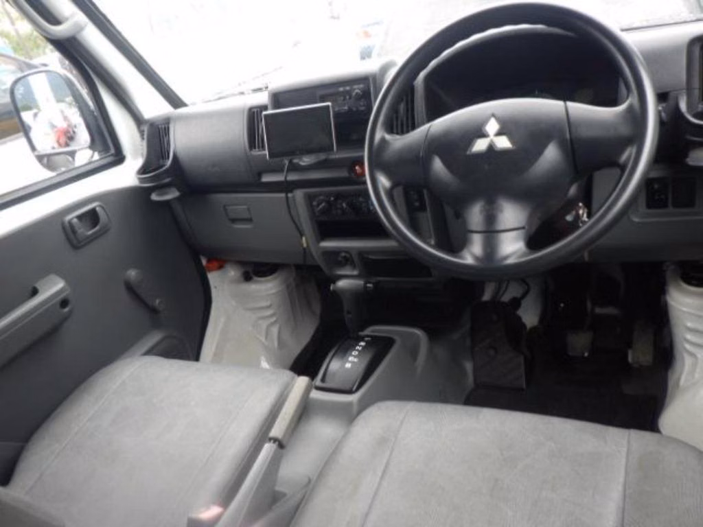 MITSUBISHI MINICAB MIEV