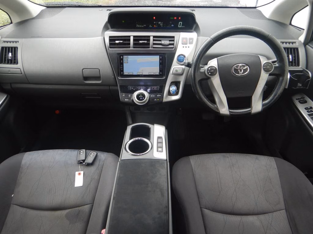 TOYOTA PRIUS ALPHA