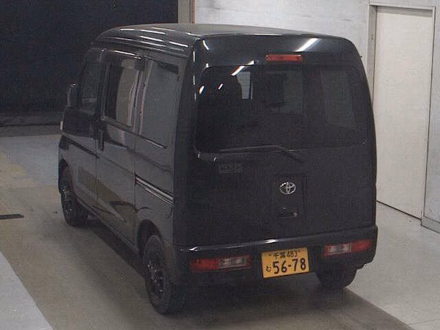 TOYOTA PIXIS VAN