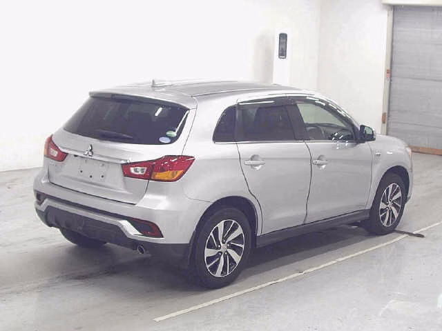 MITSUBISHI RVR