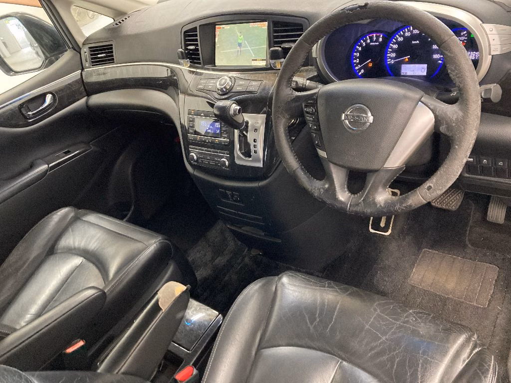 NISSAN ELGRAND