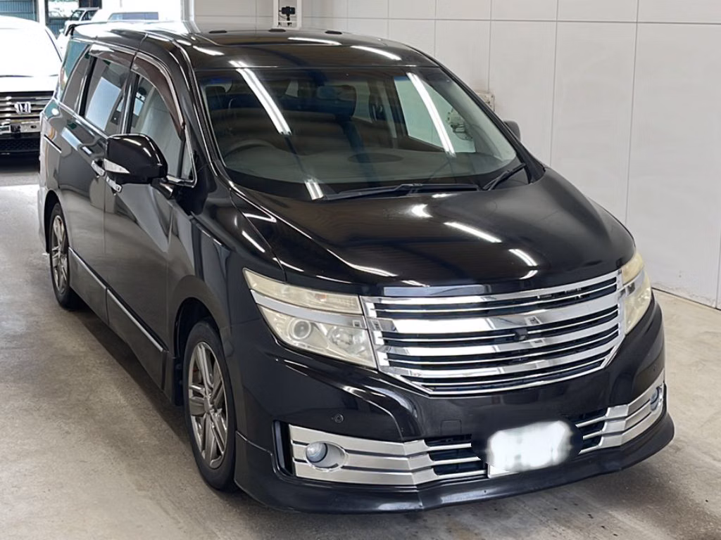 NISSAN ELGRAND