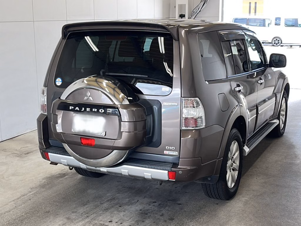 MITSUBISHI PAJERO