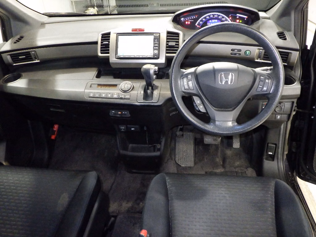 HONDA FREED SPIKE