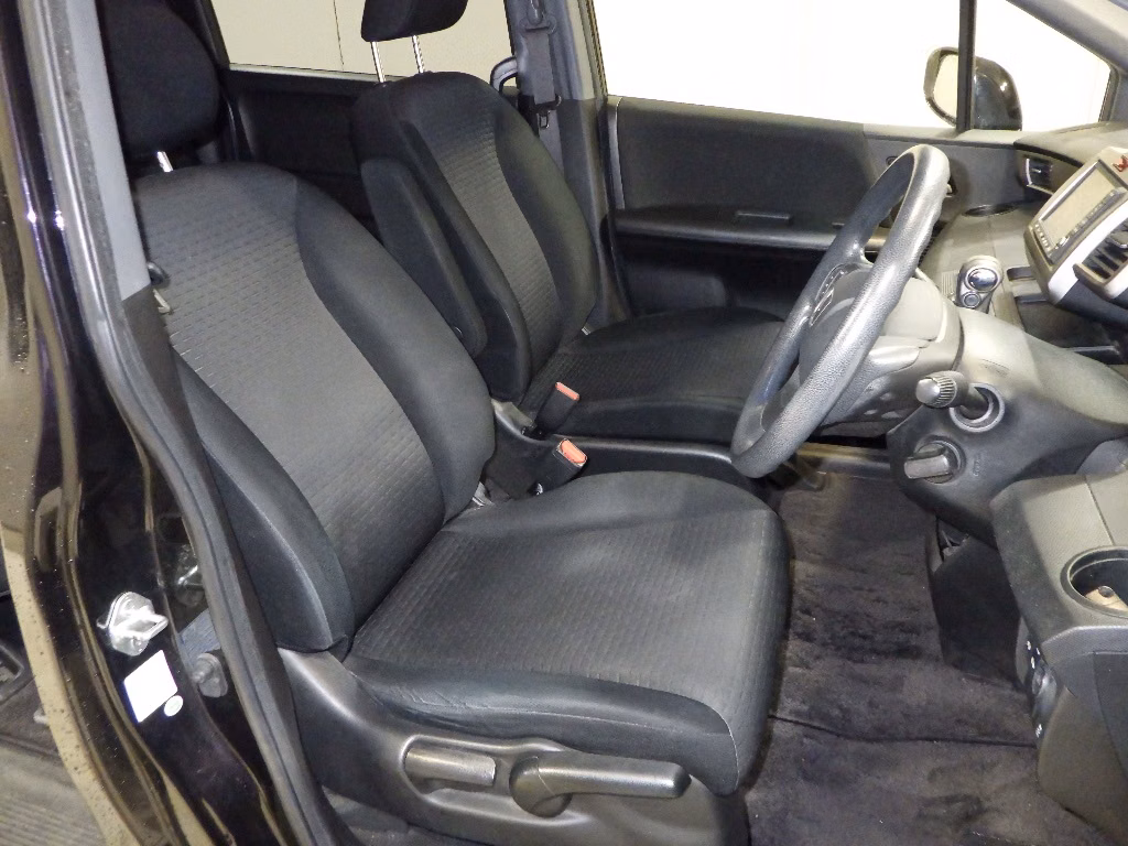 HONDA FREED SPIKE