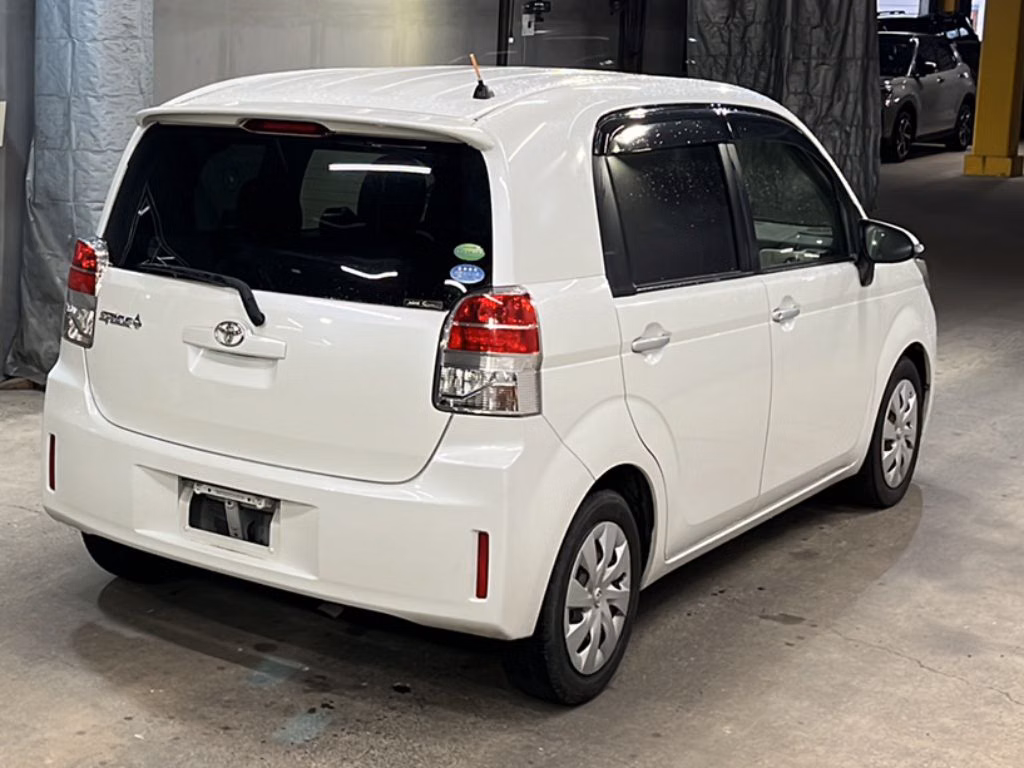 TOYOTA SPADE