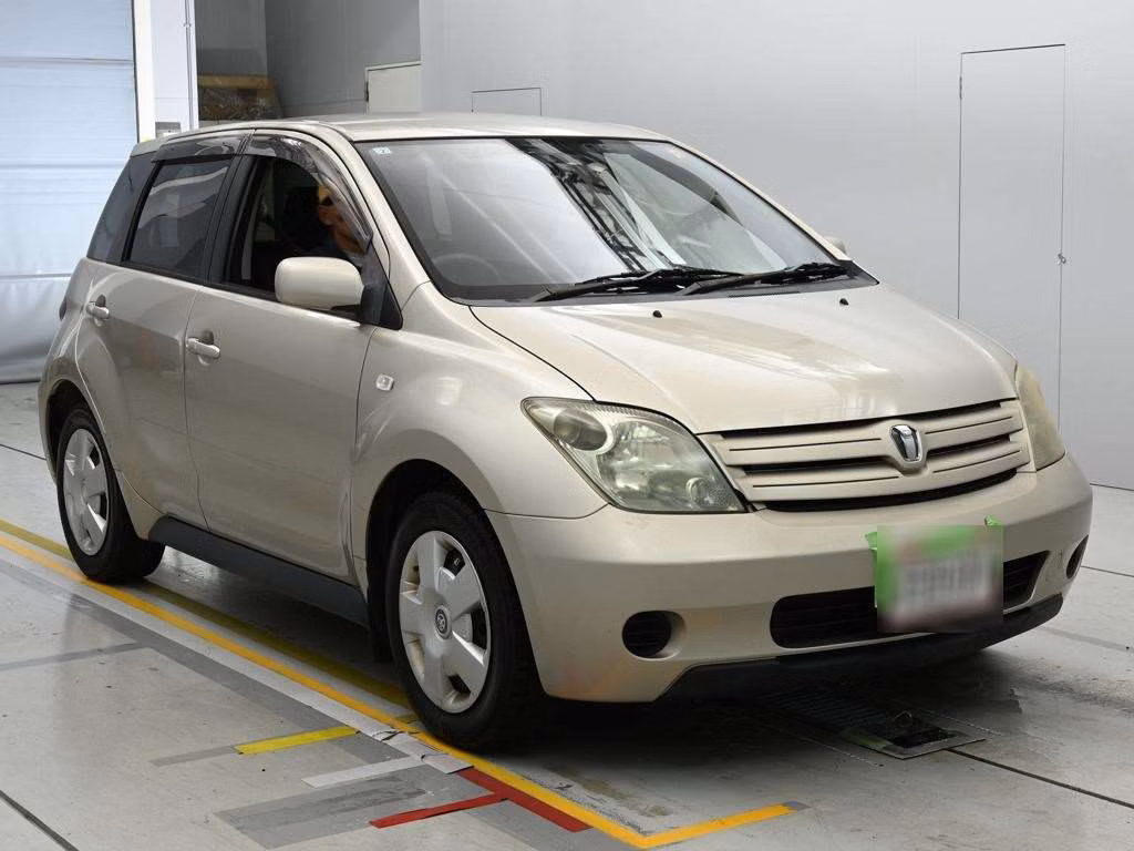 TOYOTA IST
