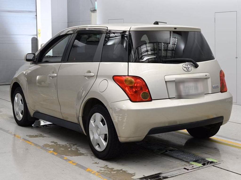 TOYOTA IST