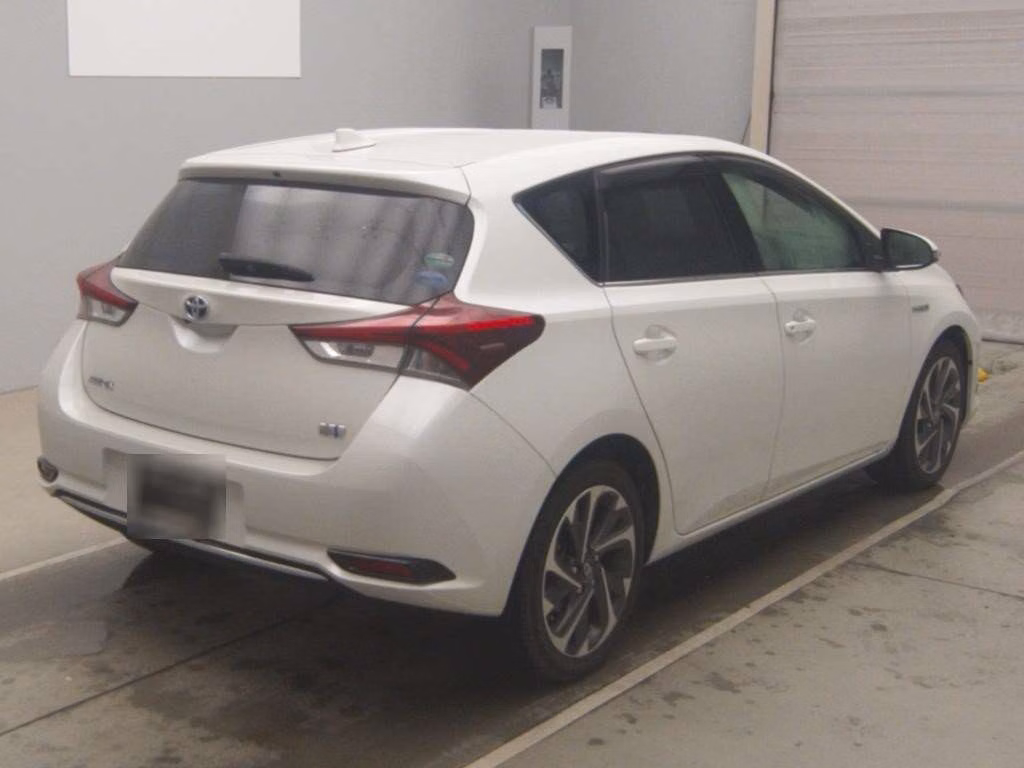 TOYOTA AURIS