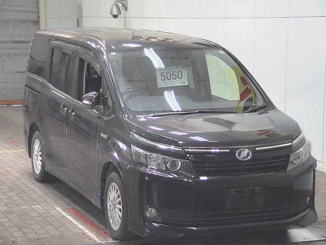 TOYOTA VOXY
