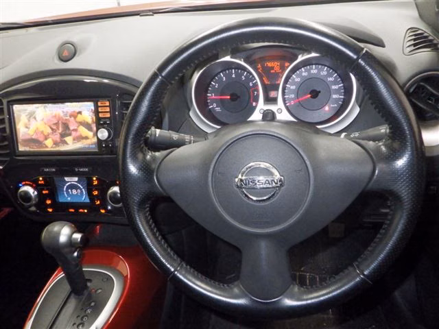 NISSAN JUKE