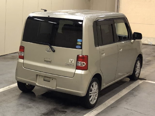 DAIHATSU MOVE CONTE