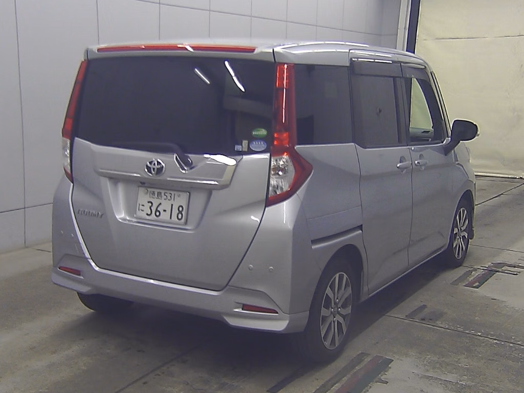 TOYOTA ROOMY