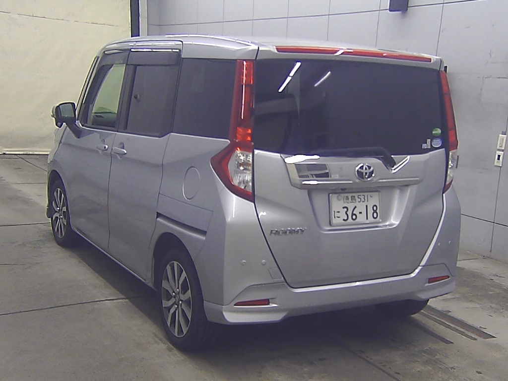 TOYOTA ROOMY