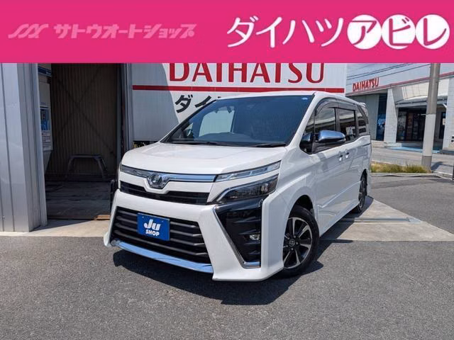 TOYOTA VOXY