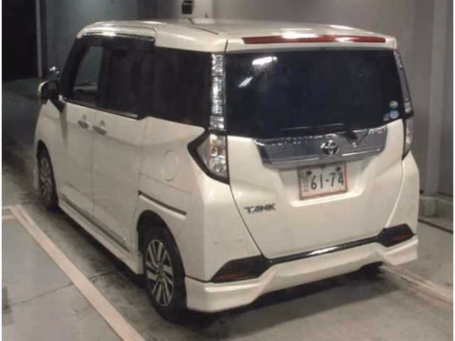 TOYOTA TANK
