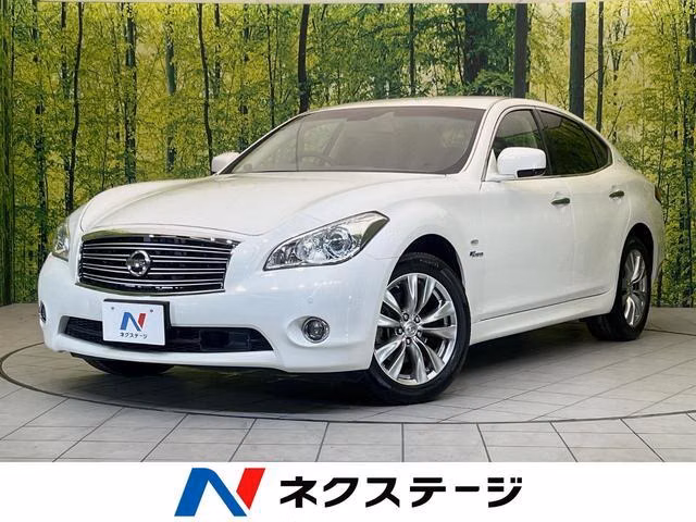 NISSAN FUGA