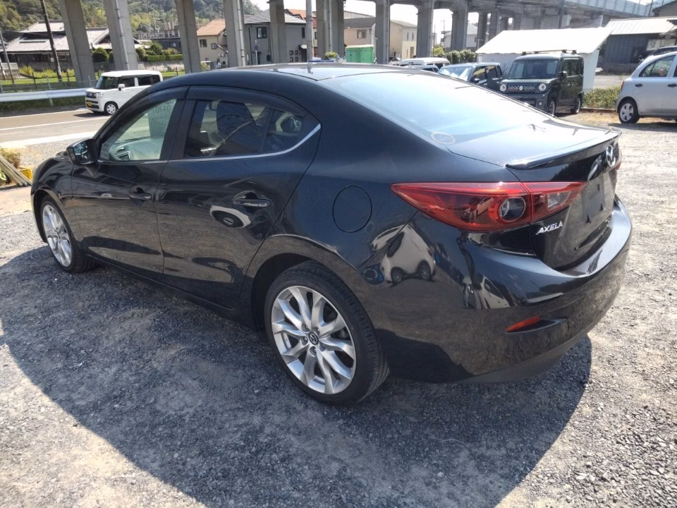 MAZDA AXELA
