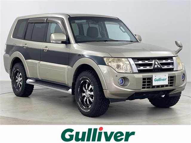 MITSUBISHI PAJERO