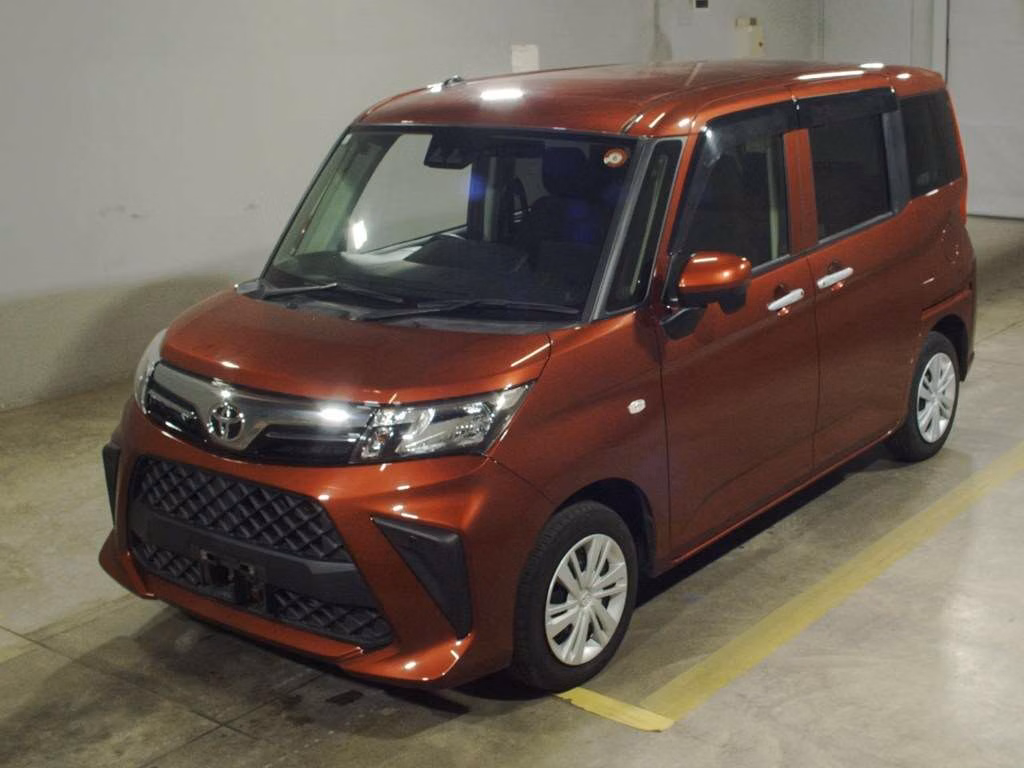TOYOTA ROOMY