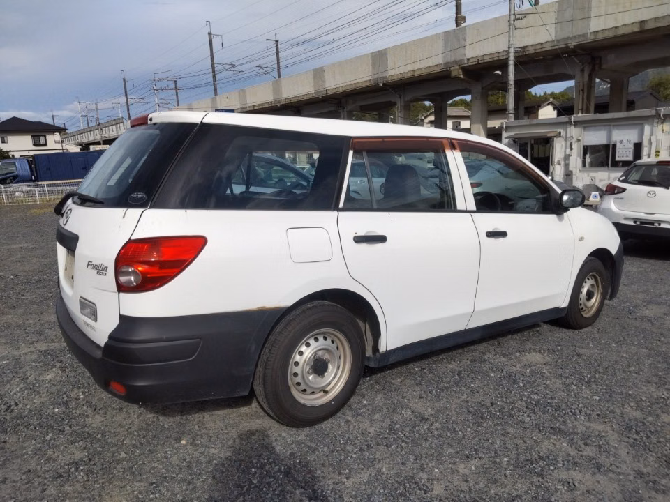 MAZDA FAMILIA