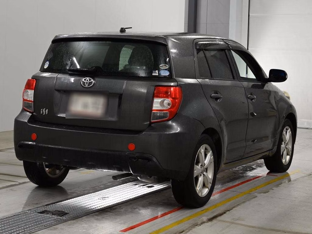 TOYOTA IST